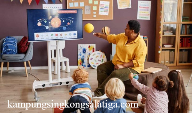 Mengajarkan Public Media Projects